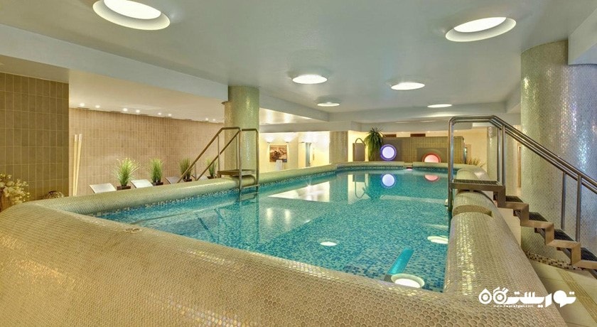 استخر سرپوشیده مرکز اسپا