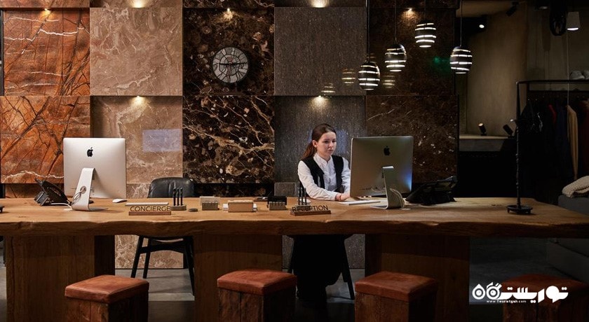 میز پذیرش هتل بوتیک موس
