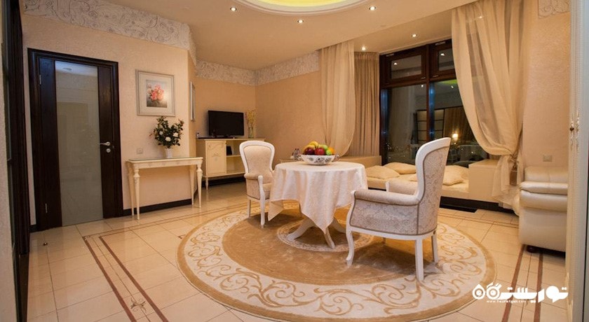 محوطه نشیمن سوئیت هانی مون