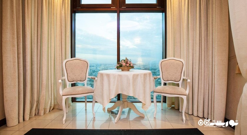 محوطه نشیمن سوئیت جونیور