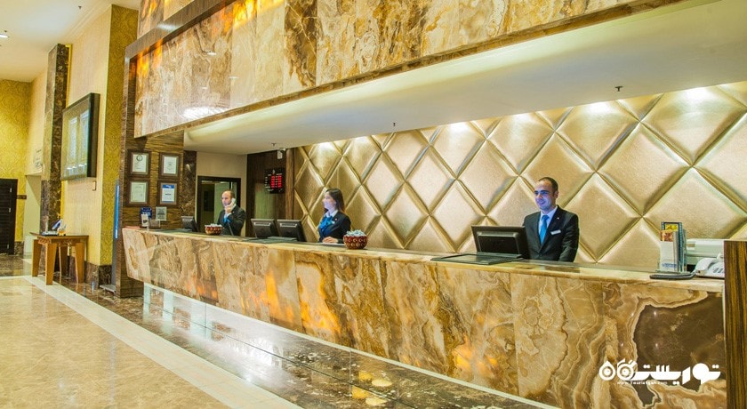 میز پذیرش هتل ددمان قونیه کانونشن سنتر