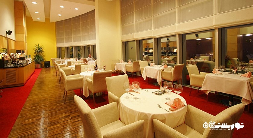 یوزبیر بار اند لانج هتل ریکسوس قونیه