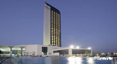 استخر روباز و ساختمان هتل