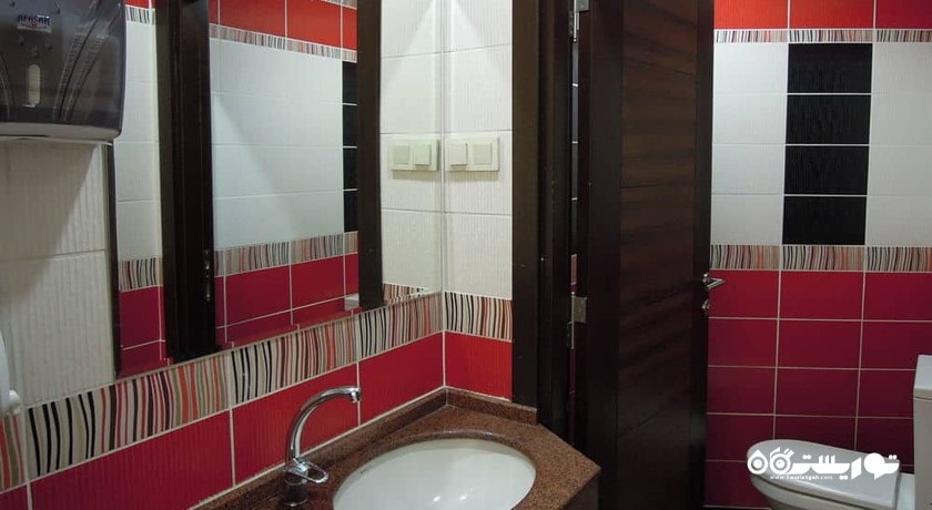 حمام و سرویس بهداشتی اتاق ها