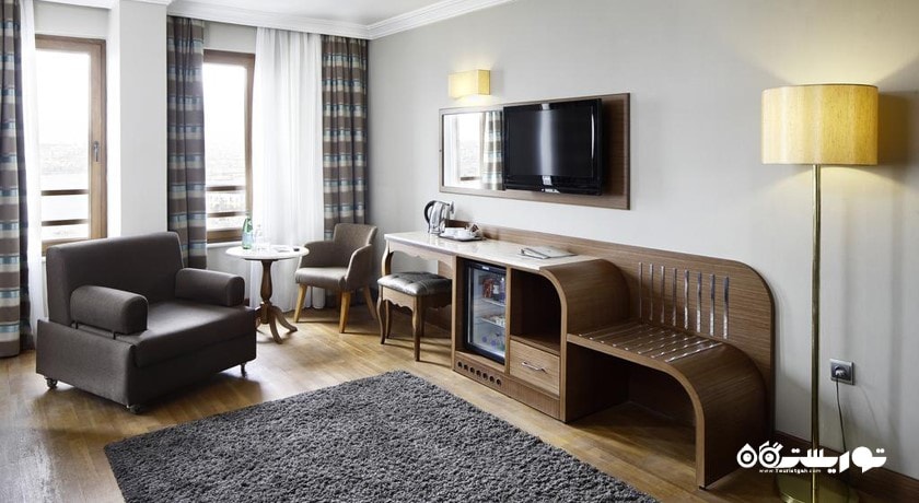 محوطه نشیمن اتاق دلوکس کرنر