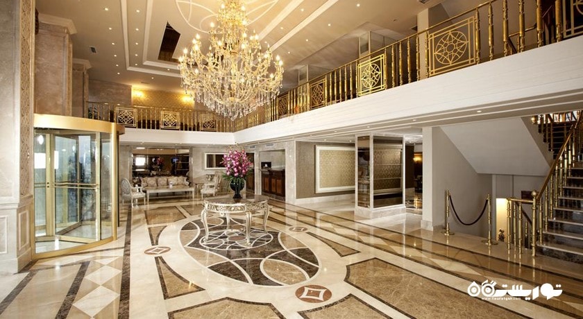 نمای لابی هتل گراند هالیک