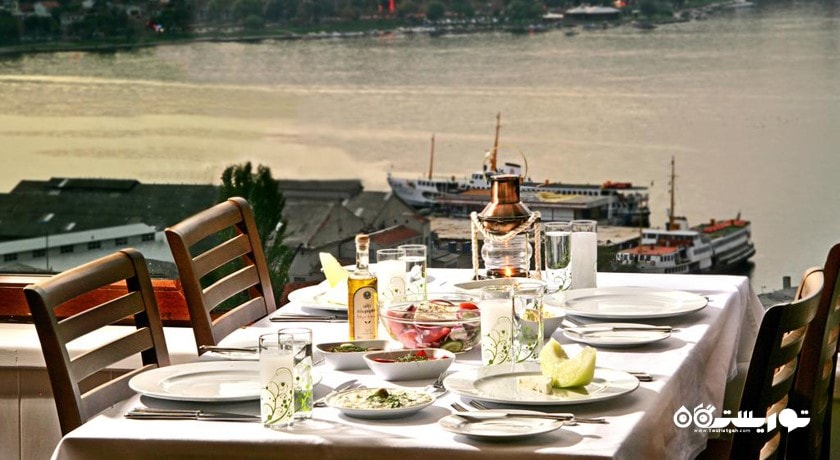 چشم انداز زیبای رستوران آدالی