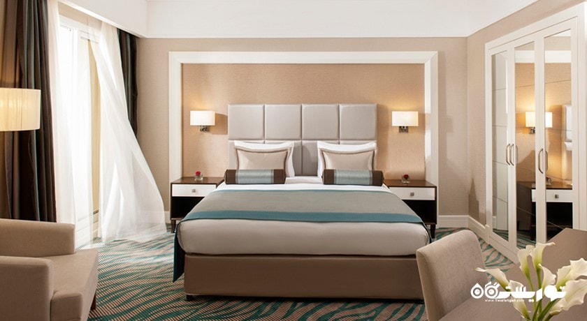 نمای تخت بزرگ اتاق دلوکس