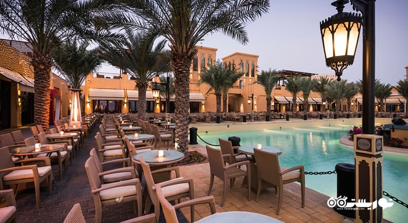 نمایی از  بار کنار استخر اینفینیتی 