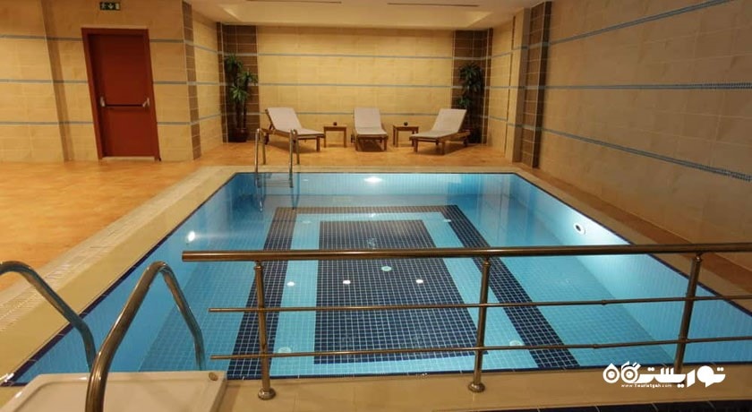 استخر سرپوشیده هتل گلدن پارک