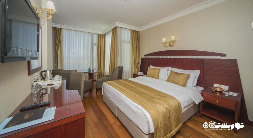 نمای تخت بزرگ سوئیت هتل