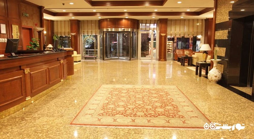 نمای لابی هتل گلدن پارک