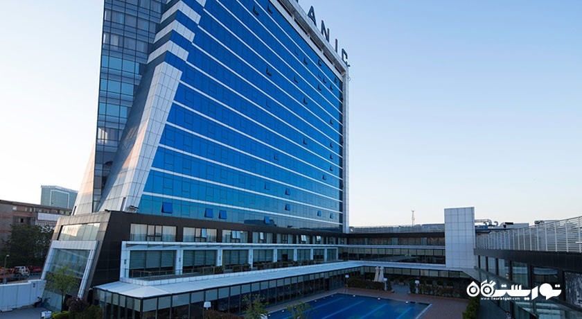 ساختمان هتل تایتانیک بیزینس بایرام پاشا