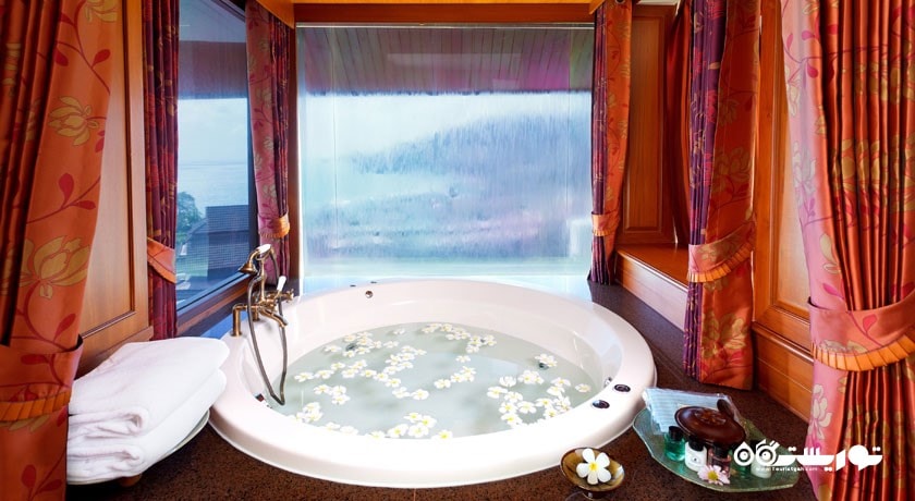 جکوزی موجود در سوئیت ها