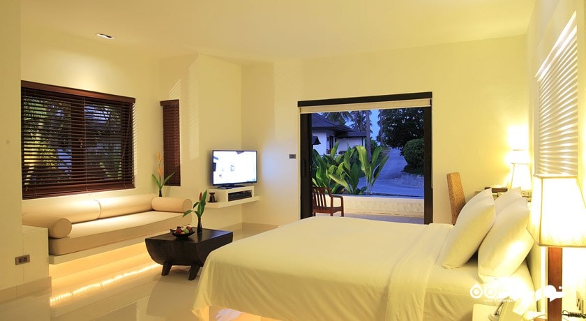 نمای تخت بزرگ ویلا دلوکس