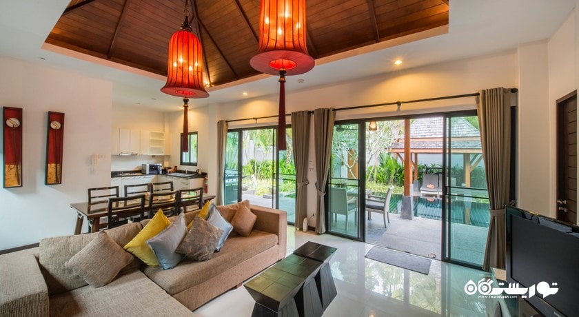 محوطه نشیمن ویلا هانی مون