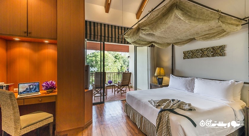 تخت بزرگ اقامتگاه چهار خوابه