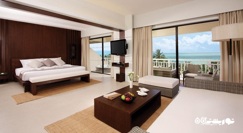 نمای تخت بزرگ سوئیت جکوزی