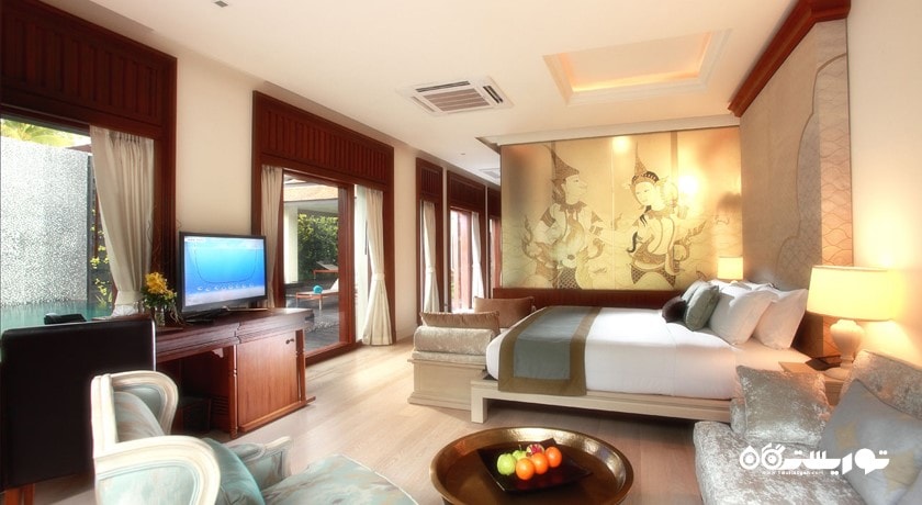 نمای تخت بزرگ ویلا سه خوابه