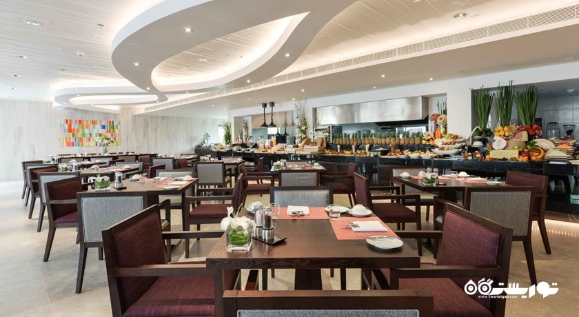 نمای رستوران تایلندی و غربی تریلوجی