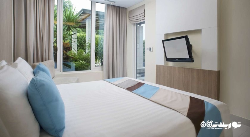 نمای تخت بزرگ ویلا لاکچری سه خوابه