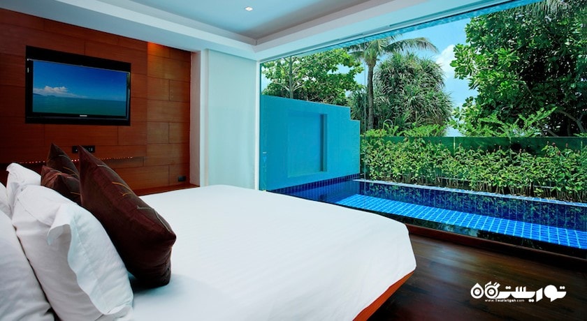 نمای تخت بزرگ ویلا پول