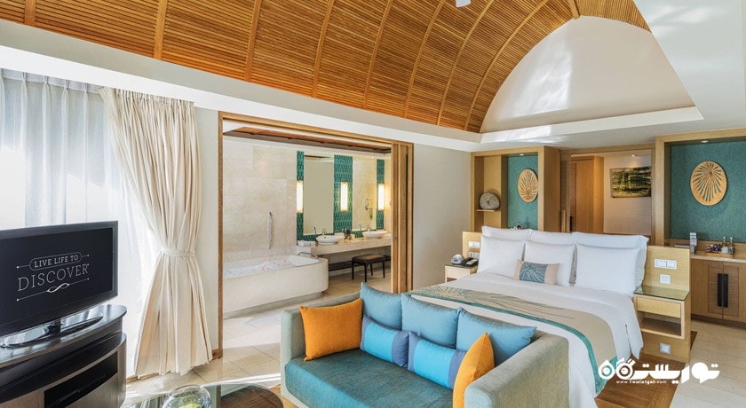 نمای تخت بزرگ ویلا پول