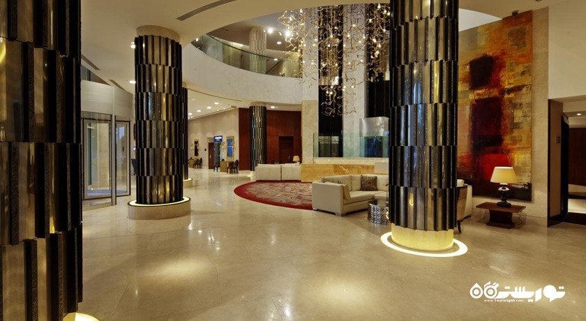 نمای لابی هتل هیلتون باکو
