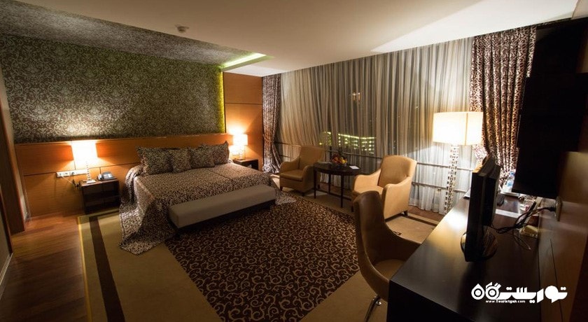 نمای تخت بزرگ سوئیت جونیور