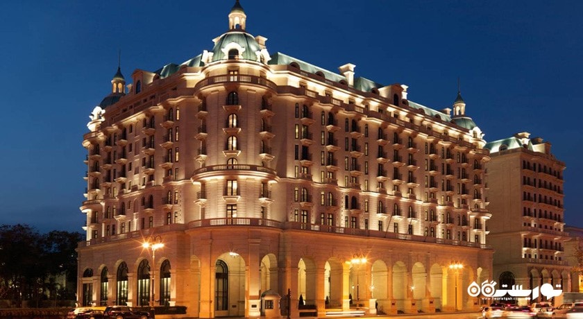 نمای شب هتل فور سیزنز باکو