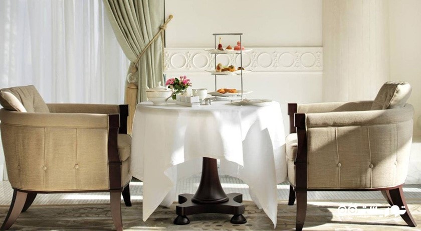 سالن استراحت و پذیرایی پیازا لانج