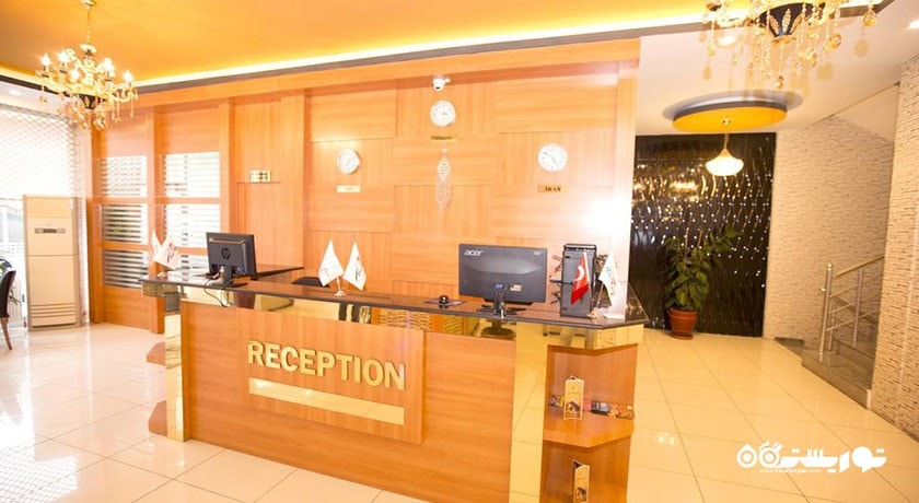 میز پذیرش هتل رسمینا