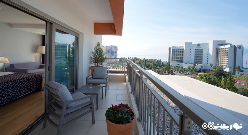 بالکن اتاق های هتل آکرا پارک باروت