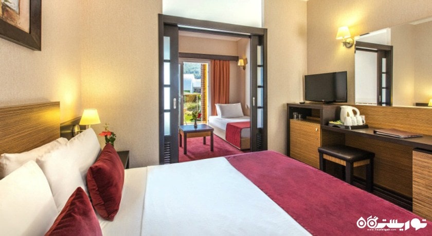 اتاق ورد فمیلی هتل آکوا فنتسی آکوا پارک	