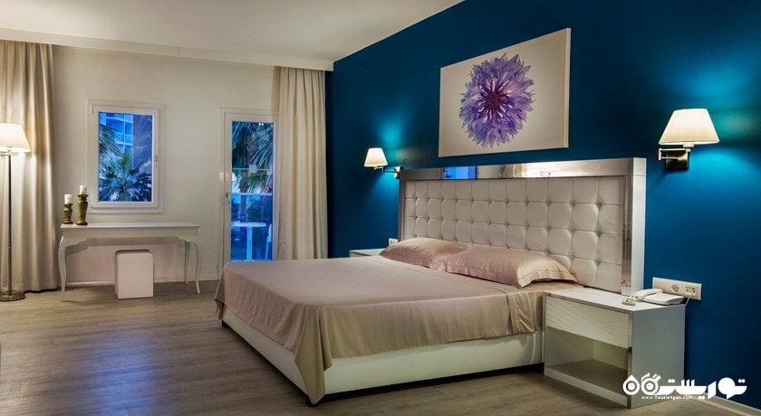 سوئیت کینگ هتل له بلو اند ریزورت	