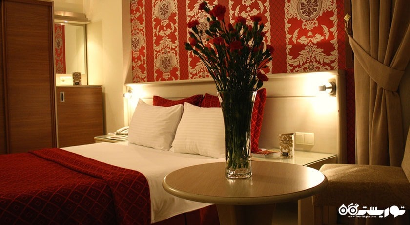 تخت بزرگ اتاق معلولین