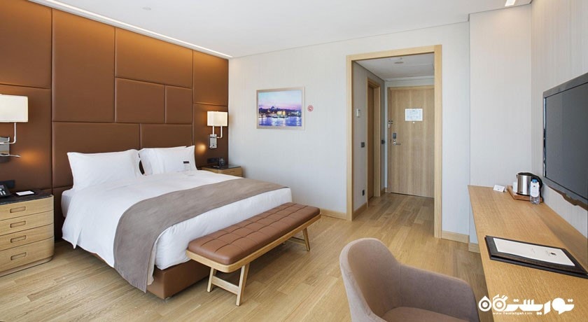 نمای تخت بزرگ اتاق پرمیر