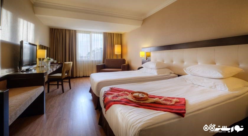 تخت بزرگ اتاق کلاب دلوکس	