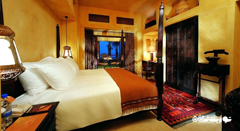 نمای تخت بزرگ اتاق تراس