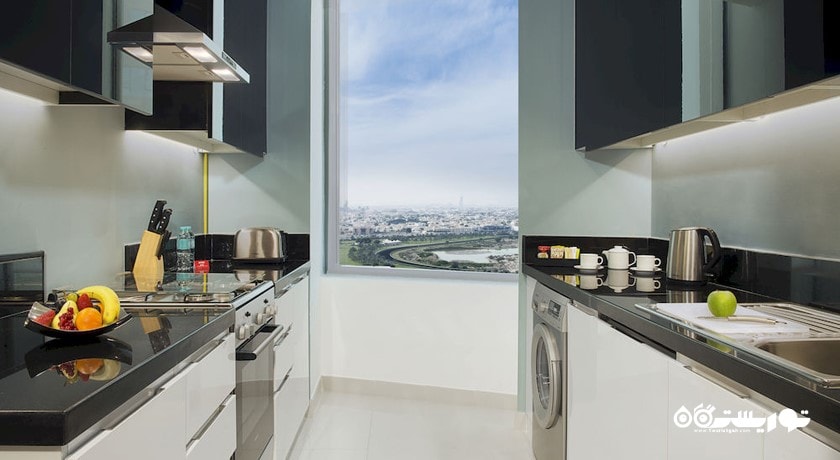 نمای آشپزخانه سوئیت دوخوابه