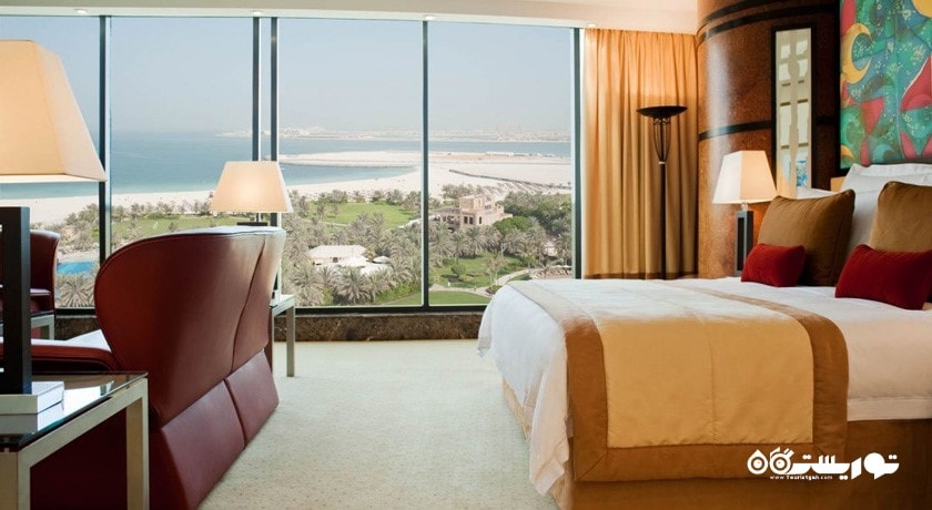 تخت بزرگ آپارتمان سوئیت هتل