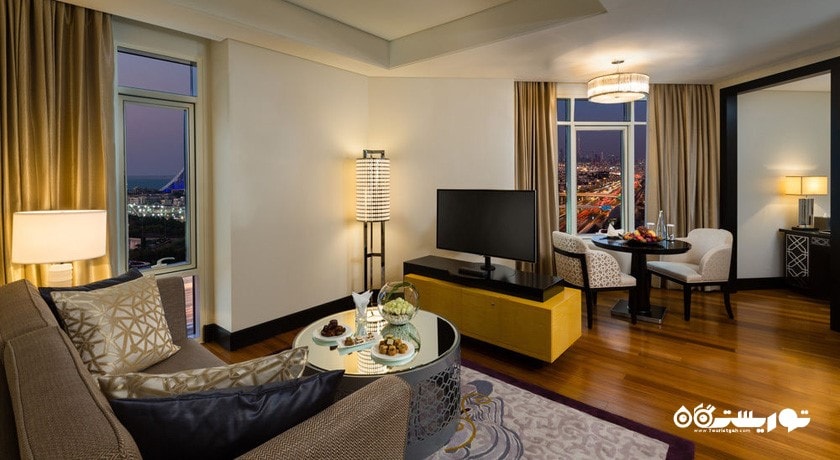 محوطه نشیمن سوئیت اگزکیوتیو