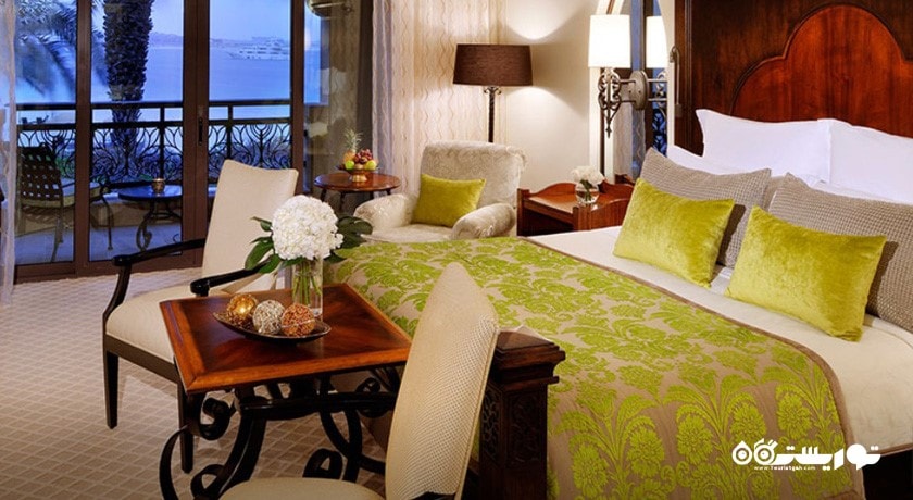 نمای تخت بزرگ اتاق پرستیج