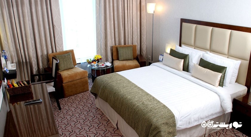 نمای تخت بزرگ اتاق کلاسیک