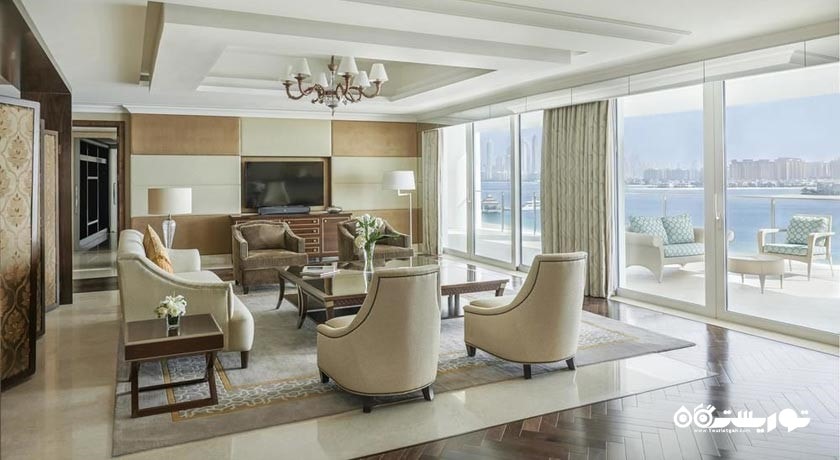 محوطه نشیمن سوئیت چرمن