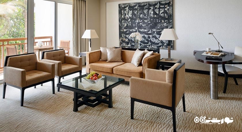 محوطه نشیمن سوئیت اگزکیوتیو