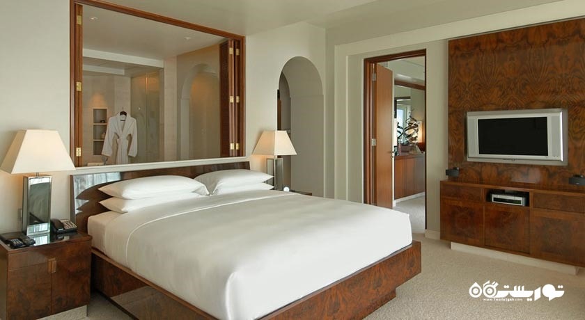 نمای تخت بزرگ سوئیت رویال