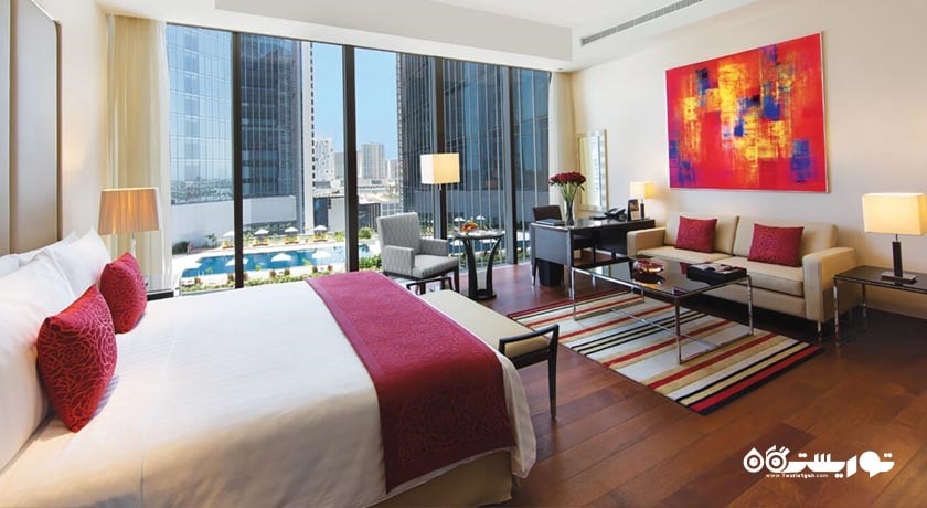 نمای تخت بزرگ اتاق لاکچری