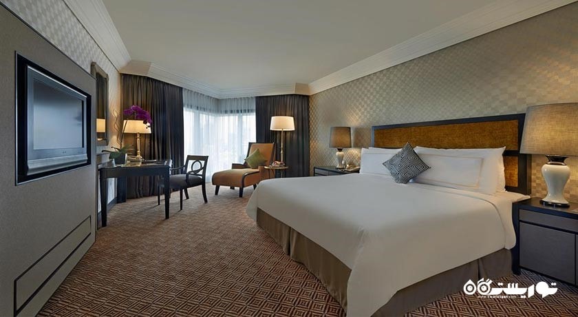 نمای تخت بزرگ اتاق گرند دلوکس