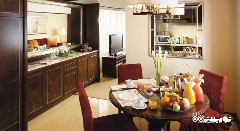 میز غذاخوری سوئیت اگزکیوتیو